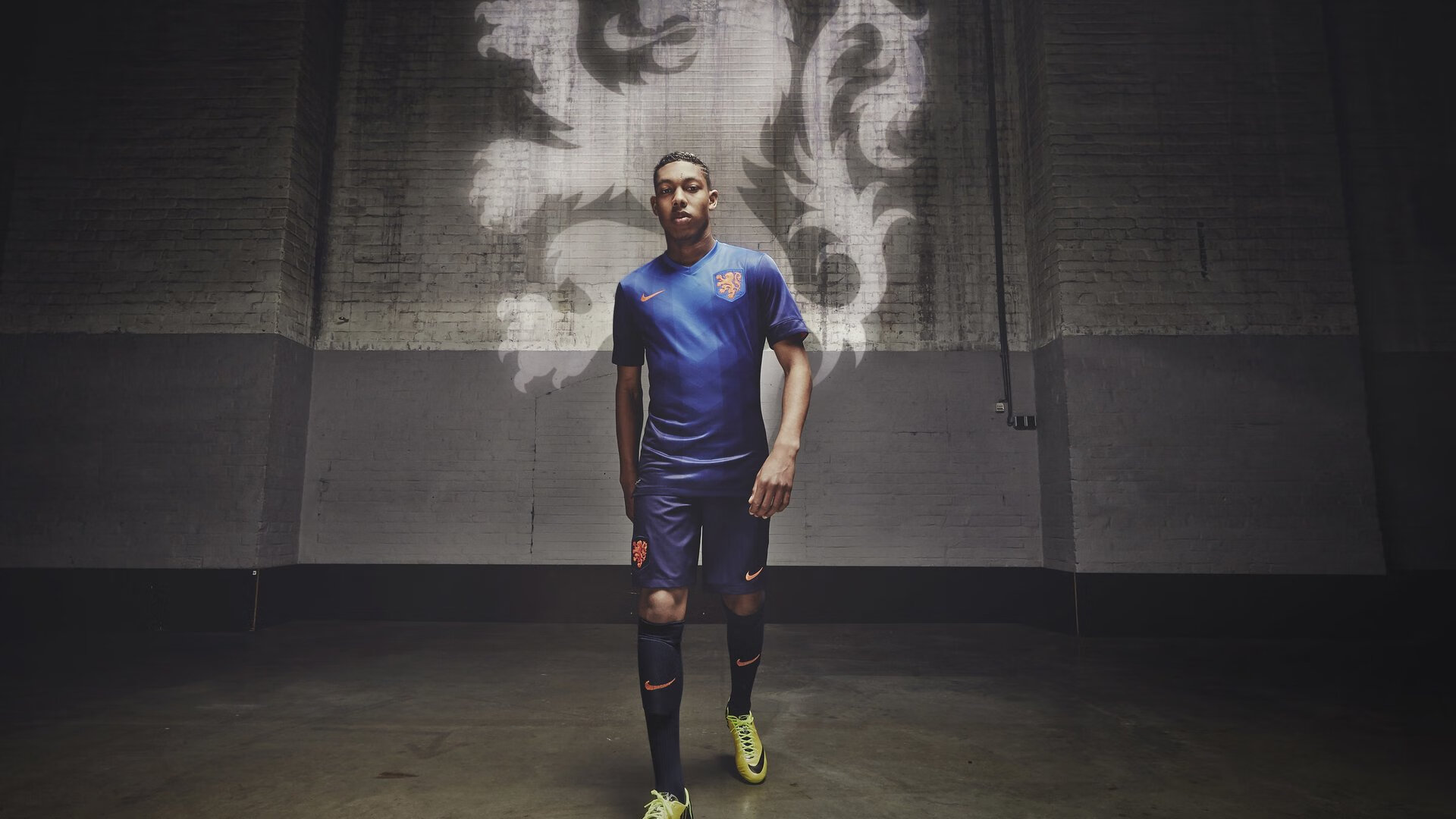 乔治发表赛场瞬间视频成爆点,乔治霸气视频完整版