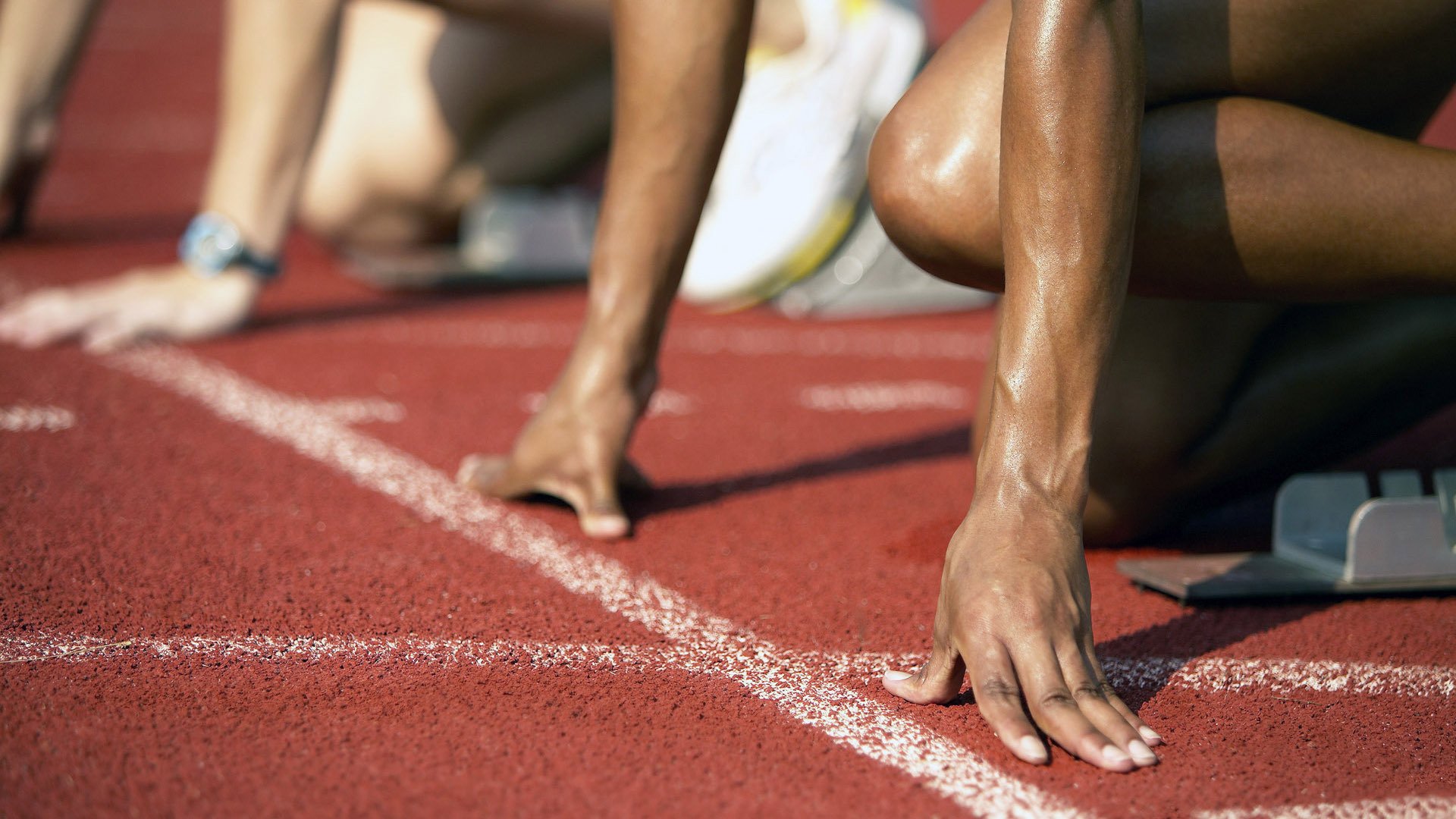 篮球新媒体内容生态丰富多元吸引大量年轻用户关注，吸引人的篮球新闻标题